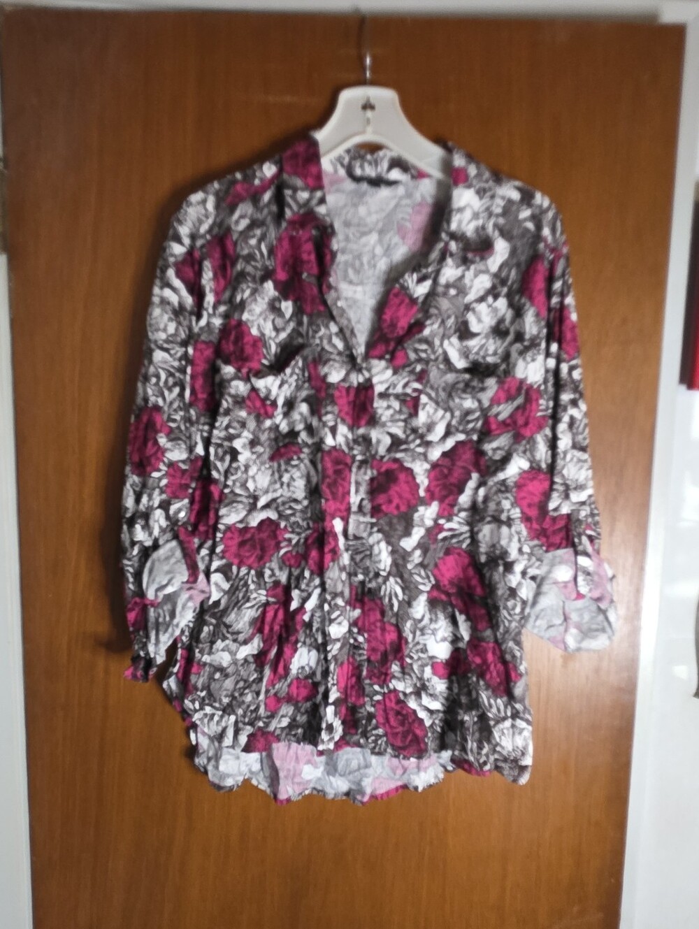 Rock & Republic Women's Floral Roll Tab Blouse Pink Gray White Rayon Size Large